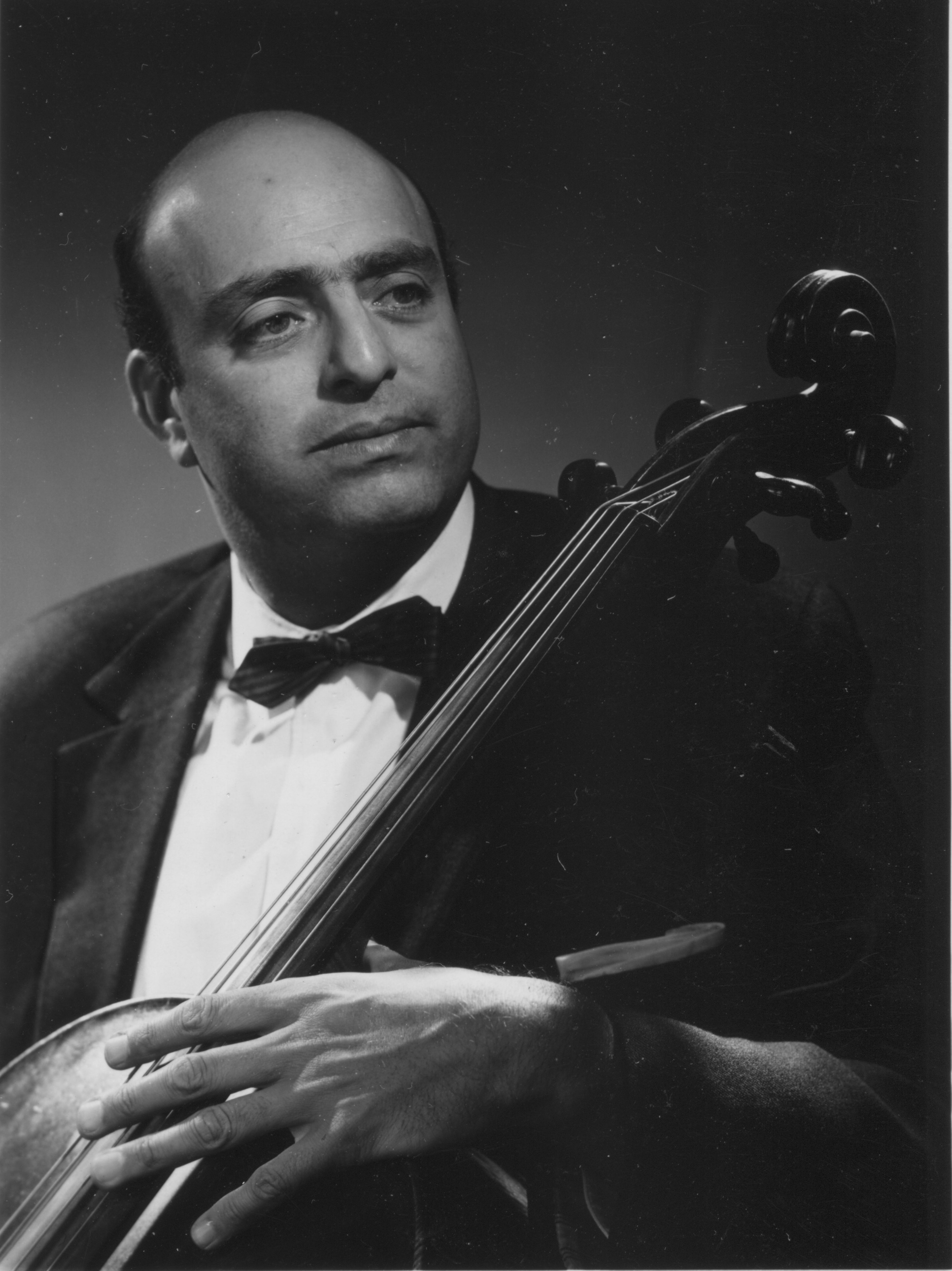 Hans Loewe con cello