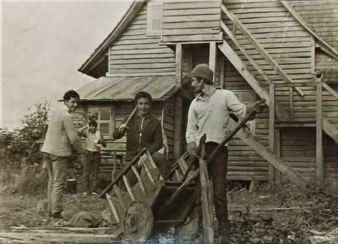 Participación en Trabajos Voluntarios en la localidad de Rupanco (Osorno, Región de Los Lagos) el año 1972